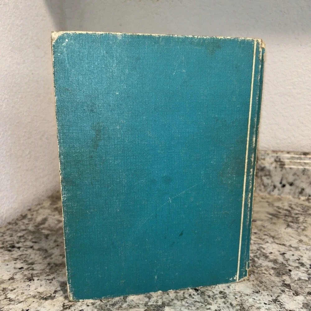 RARE: MAN‎ MAKES HISTORY BY Russel Ward 1966 Edition